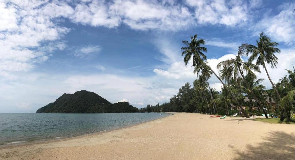 Oyo 1139 アリシア スプリング リゾート チャン島 エクステリア 写真